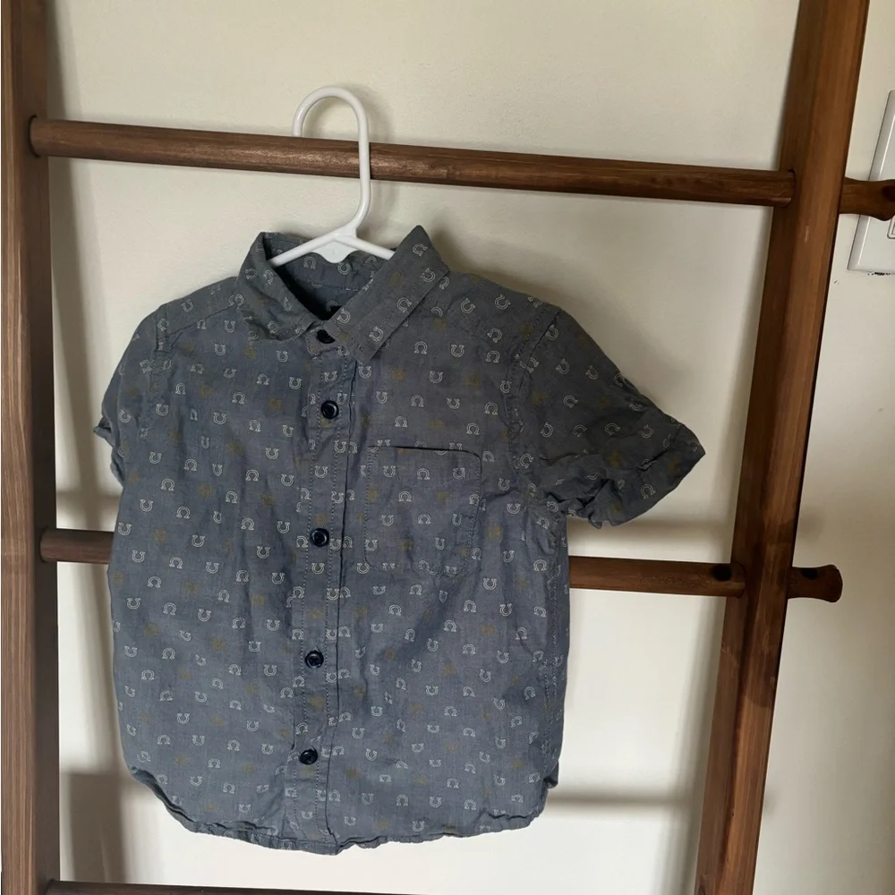 💙 5 for $25 💙 The Children's Place Gray Patterned Shirt